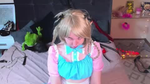 Snapshot of alexxisskyy chatting on 05.25.26 Alexsy online show from 05.25.26