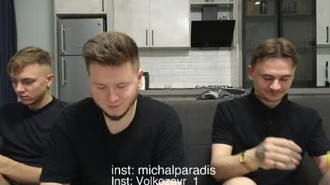 Snapshot of alexxx_d chatting on 04.20.26 AlexDimaIgor online show from 04.20.26