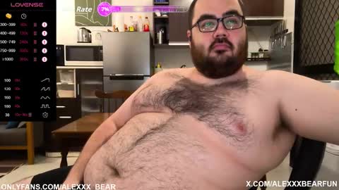 Snapshot of alexxxbear chatting on 11.01.25 alexxxbear online show from 11.01.25