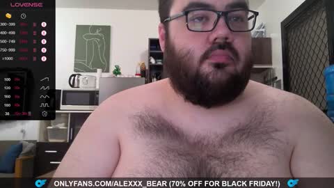 Snapshot of alexxxbear chatting on 11.30.25 alexxxbear online show from 11.30.25