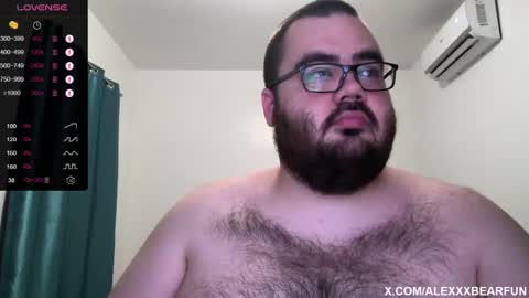 Snapshot of alexxxbear chatting on 01.09.26 alexxxbear online show from 01.09.26