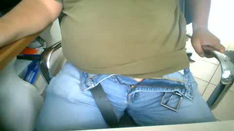 Snapshot of alfonsogomez110 chatting on 06.05.26 Alfonso Gomez online show from 06.05.26