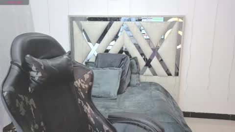 Carolina Join The Fan Club  online show from 02.24.26