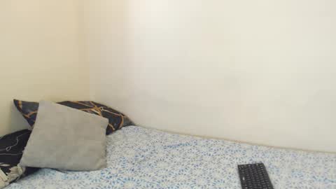 algiz_ online show from 11.09.25