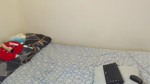 algiz_ online show from 11.10.25