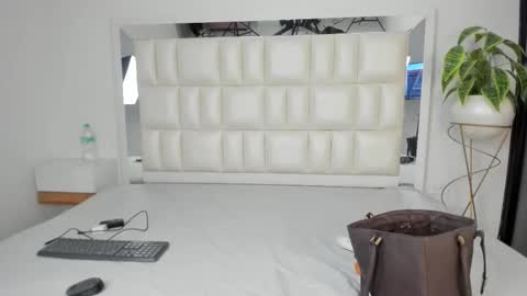 Alhana online show from 12.15.25