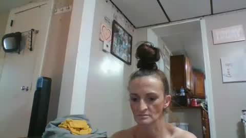 Snapshot of ali_tayler chatting on 10.15.25 ali_tayler online show from 10.15.25