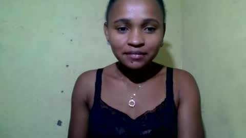 Snapshot of alia411613 chatting on 05.22.26 alia411613 online show from 05.22.26