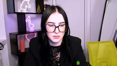 Snapshot of alia_skay chatting on 12.19.25 alia skay online show from 12.19.25