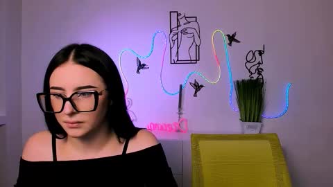 Snapshot of alia_skay chatting on 12.20.25 alia skay online show from 12.20.25