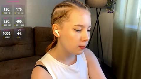 Snapshot of alialesperance chatting on 10.09.25 Amelia online show from 10.09.25