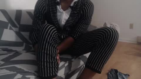 Snapshot of aliasallday chatting on 01.07.25 Alias online show from 01.07.25