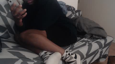 Snapshot of aliasallday chatting on 01.17.25 Alias online show from 01.17.25