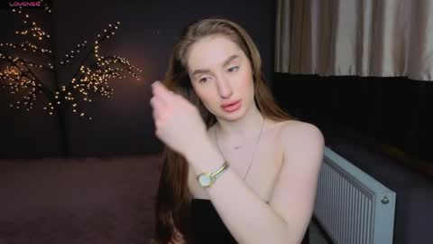 Snapshot of alicafoxis chatting on 05.29.26 Alica online show from 05.29.26