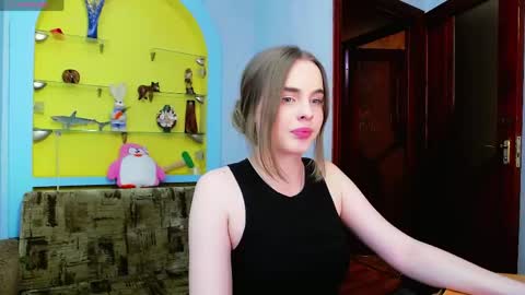 Snapshot of alicanewlove chatting on 06.06.26 alice online show from 06.06.26