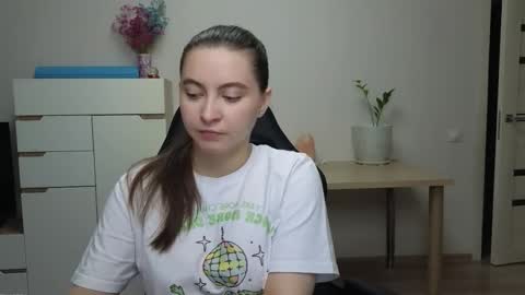 Snapshot of alice_________________________ chatting on 01.18.26 Alice online show from 01.18.26