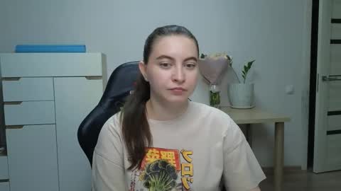 Snapshot of alice_________________________ chatting on 02.18.26 Alice online show from 02.18.26