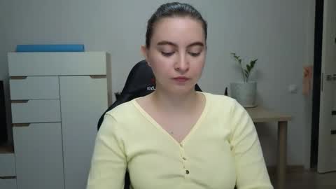 Snapshot of alice_________________________ chatting on 03.04.26 Alice online show from 03.04.26