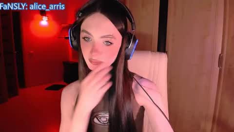 Snapshot of alice__aris chatting on 04.29.26 Alice Aris online show from 04.29.26