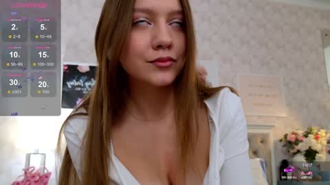 Snapshot of alice_charmy chatting on 01.29.25 Alice in Wonderland online show from 01.29.25