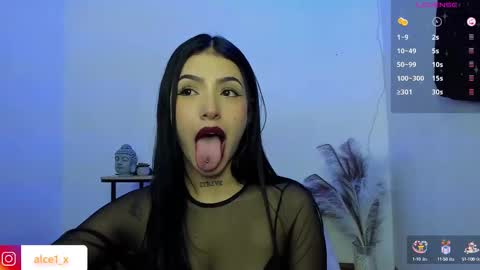Snapshot of alice_fox___ chatting on 02.27.25 Manuela online show from 02.27.25