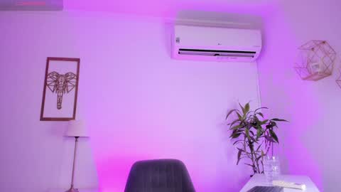 Alice Graay  online show from 01.14.25