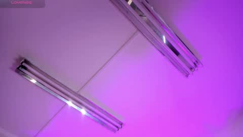 Alice Graay  online show from 02.20.25