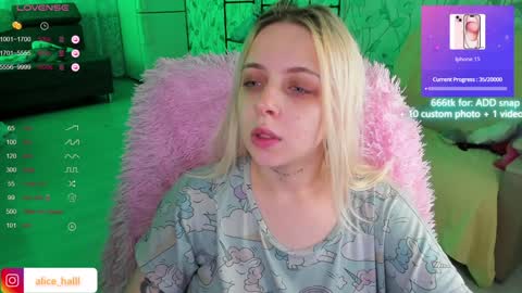 Snapshot of alice_halle chatting on 12.03.24 alice_halle online show from 12.03.24