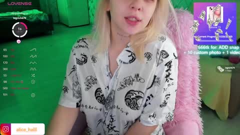 Snapshot of alice_halle chatting on 12.04.24 alice_halle online show from 12.04.24