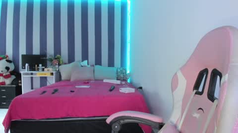 Maria  Join free Telegram and suscribe my OF online show from 12.20.24