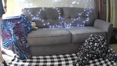 Snapshot of alice_leray chatting on 02.18.25 alice_leray online show from 02.18.25