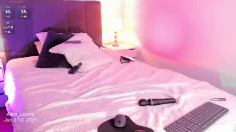 Alice  online show from 01.22.25