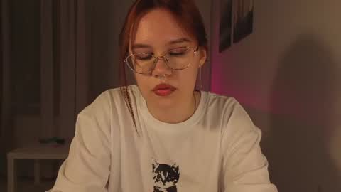 Snapshot of alice_miiiller chatting on 07.17.26 Alice online show from 07.17.26