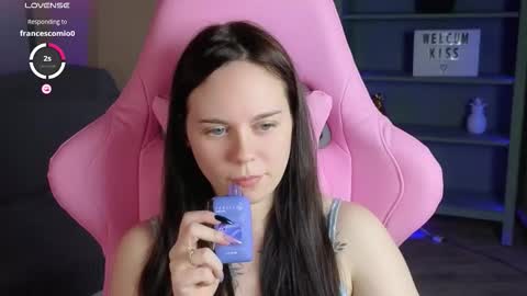 Snapshot of alice_moondark chatting on 10.08.25 Alice online show from 10.08.25