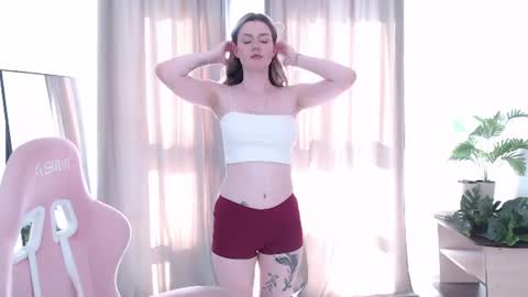 Snapshot of alice_novikova chatting on 06.20.26 Alice online show from 06.20.26