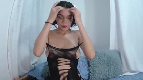 Snapshot of alice_paola chatting on 10.05.25 alice_paola online show from 10.05.25