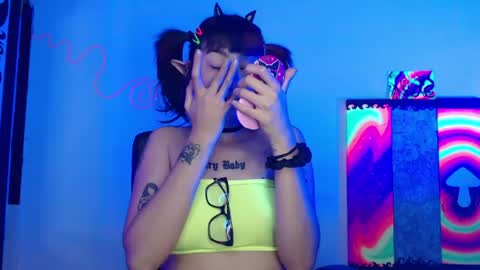 Snapshot of alice_phantom chatting on 05.02.26 online show from 05.02.26
