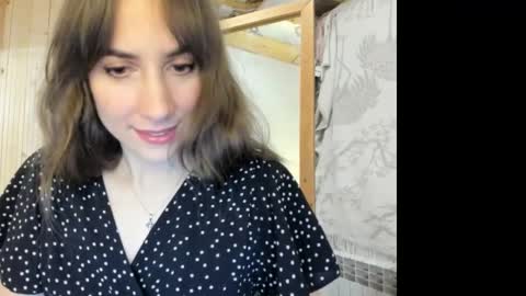 Snapshot of alice_sincere chatting on 05.17.26 Alice Love you all online show from 05.17.26