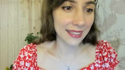 Snapshot of alice_sincere chatting on 05.18.26 Alice Love you all online show from 05.18.26