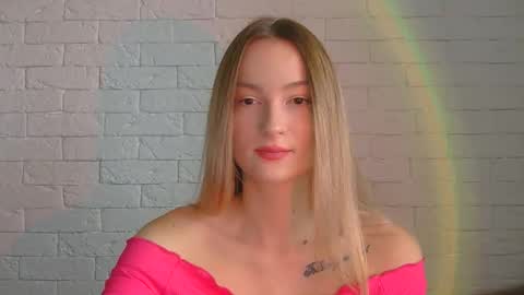 Snapshot of alice_sweet_01 chatting on 11.20.25 Alice online show from 11.20.25