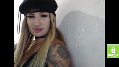 Snapshot of alice_trinity chatting on 03.09.25 Alice online show from 03.09.25