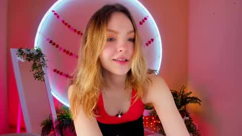 Snapshot of alice_tucci chatting on 02.14.25 Alice online show from 02.14.25