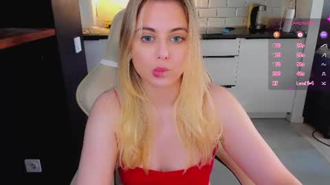 Snapshot of alice_wander chatting on 07.05.26 Alice online show from 07.05.26