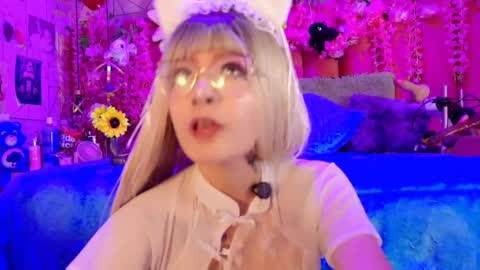 Snapshot of alicebenett_ chatting on 05.19.26 online show from 05.19.26