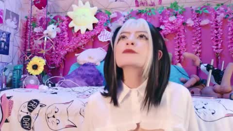 Snapshot of alicebenett_ chatting on 05.25.26 online show from 05.25.26
