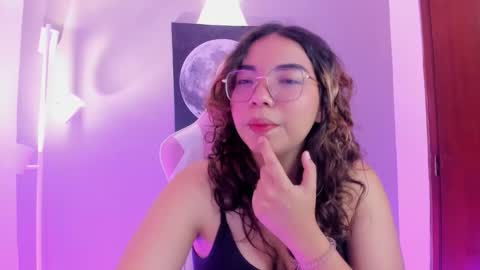 Snapshot of alicecamxxx chatting on 09.09.25 alicecamxxx online show from 09.09.25