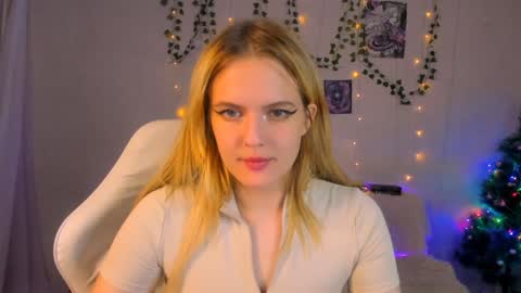 Snapshot of alicecaseyy chatting on 12.01.24 AliceCasey online show from 12.01.24