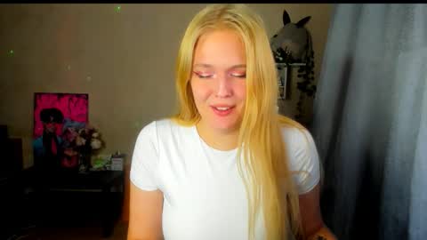 Snapshot of alicecaseyy chatting on 11.25.25 AliceCasey online show from 11.25.25