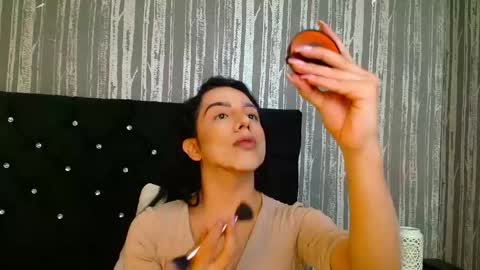 Snapshot of alicee_moonn chatting on 04.17.26 alicee_moonn online show from 04.17.26