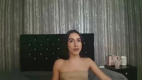 Snapshot of alicee_moonn chatting on 05.28.26 alicee_moonn online show from 05.28.26
